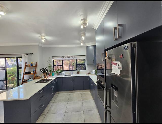 3 BEDROOM HOUSE FOR SALE IN NEW SALT ROCK CITY